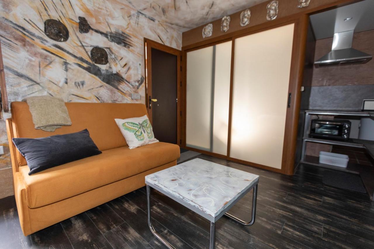Domus Lapidis - La Galeria Apartman Bogarra Kültér fotó