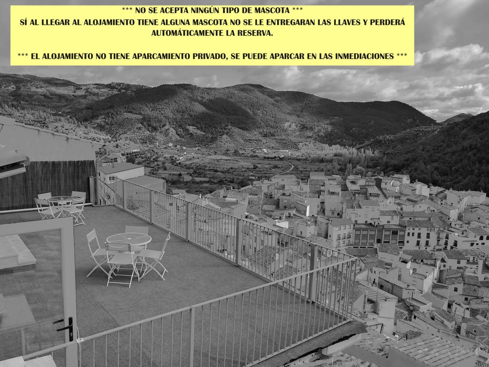 Domus Lapidis - La Galeria Apartman Bogarra Kültér fotó